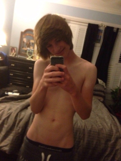 19 year old BiBoy Nudes